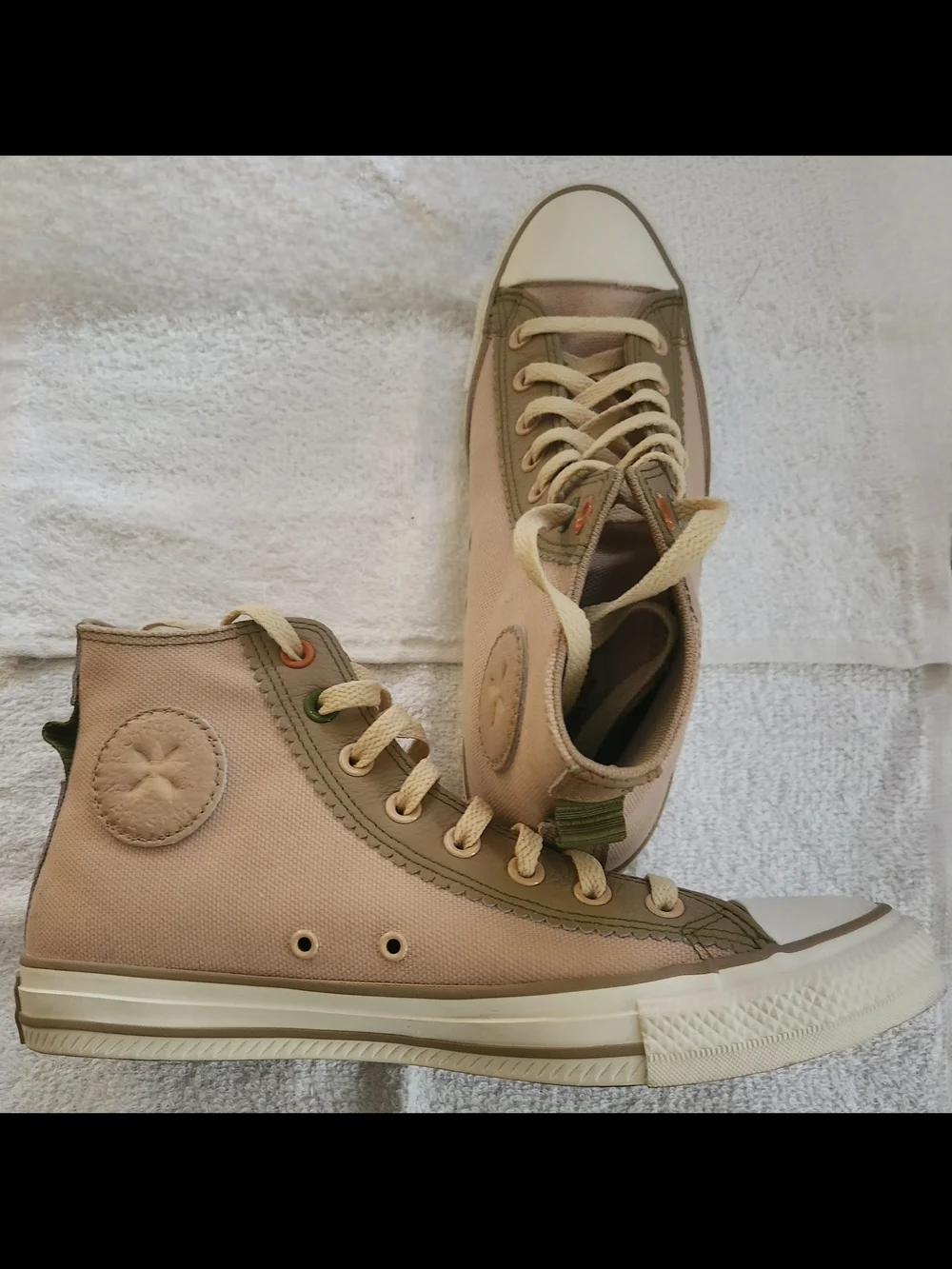Men's Converse Chuck Taylor All Star High Top Tan Beige Canvas Sneakers Sz 9